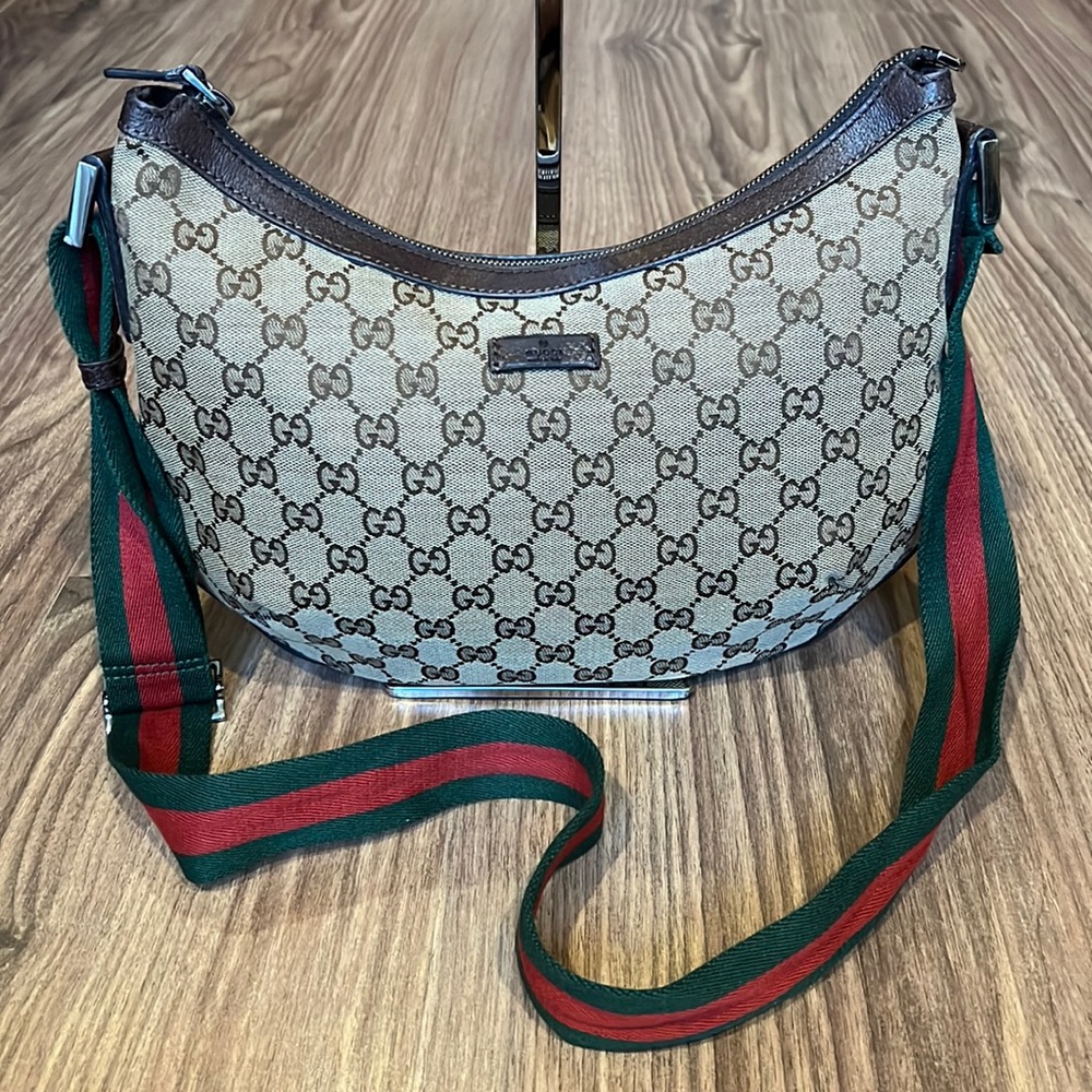 Gucci Beige GG Supreme Canvas Crossbody with Green-Red Web Strap - Picture 4 of 16